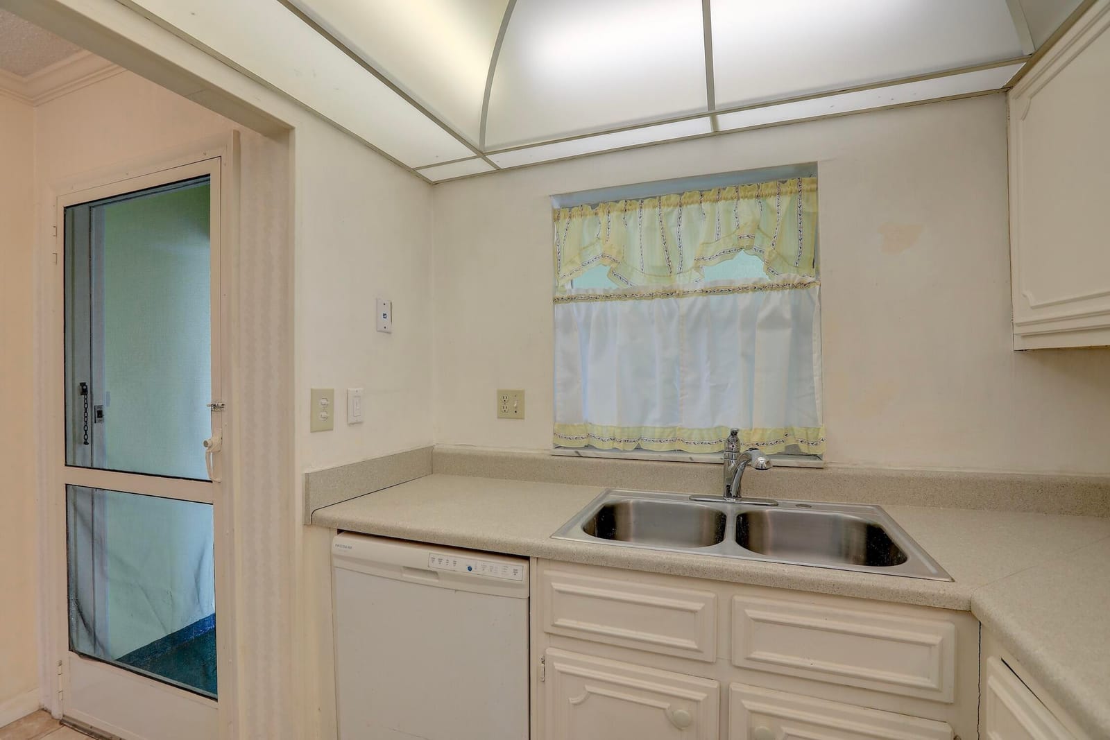 1100 Ponce De Leon Circle 305, Vero Beach, FL 32960 photo 17