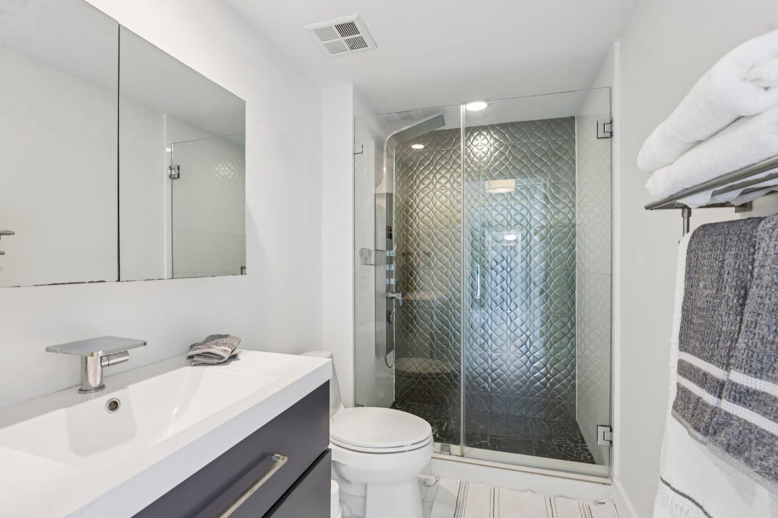 335 S Biscayne Boulevard 1607, Miami, FL 33131 photo 19
