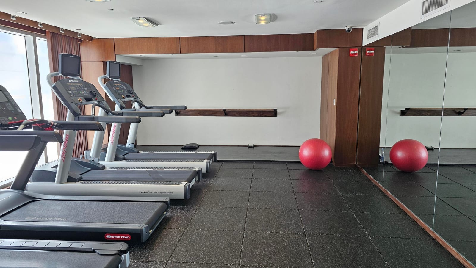 335 S Biscayne Boulevard 1607, Miami, FL 33131 photo 26