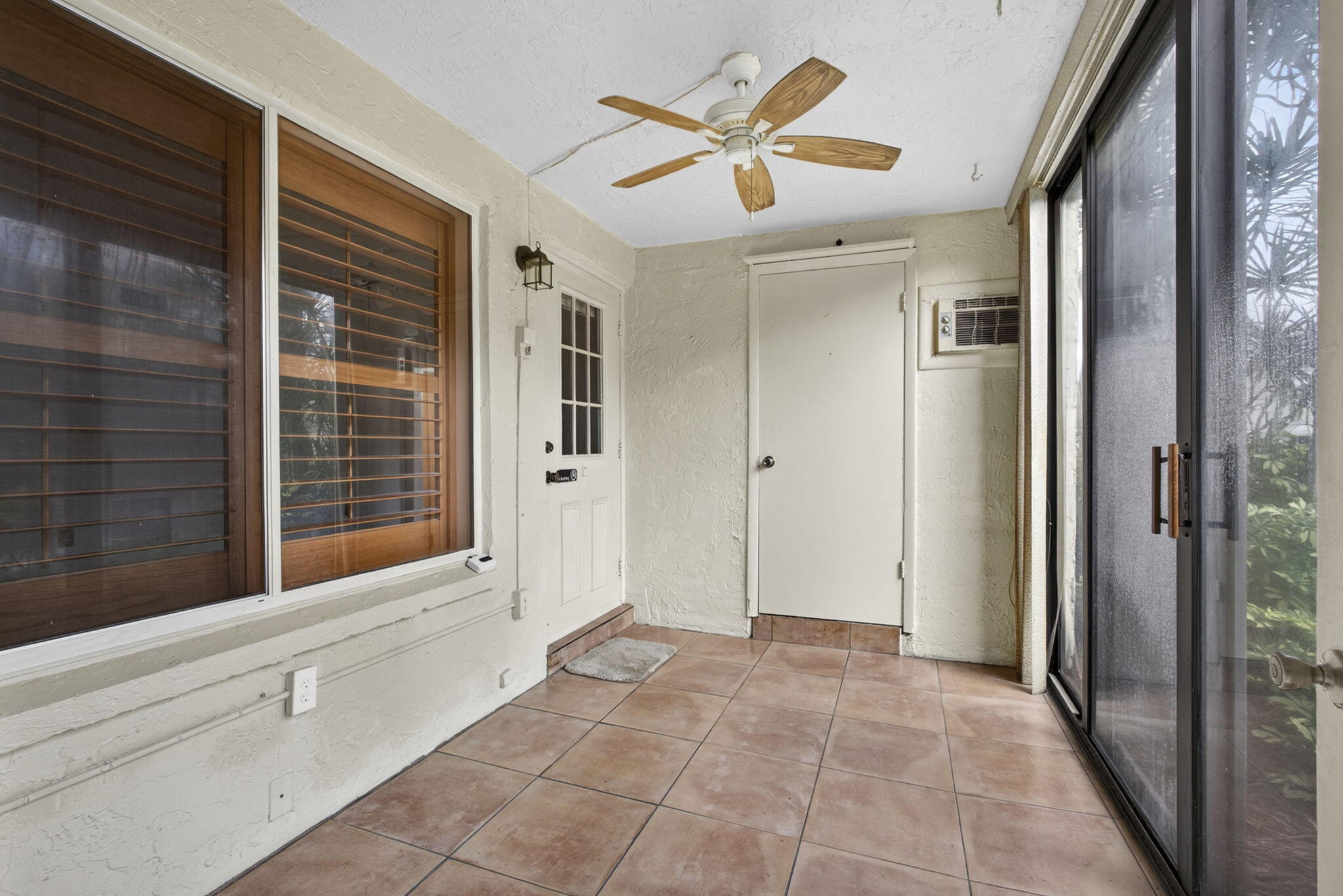 315 Pine Ridge Circle D-1, Greenacres, FL 33463, Greenacres