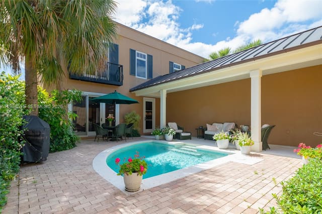 11718 SE Florida Avenue, Hobe Sound, FL 33455