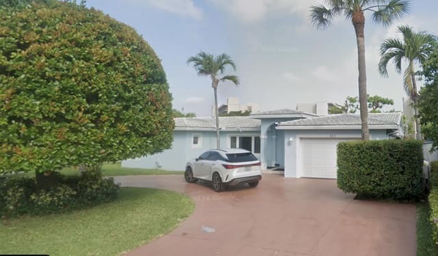 511 NE 6th Avenue, sold in Twin Oaks, Deerfield Beach, FL