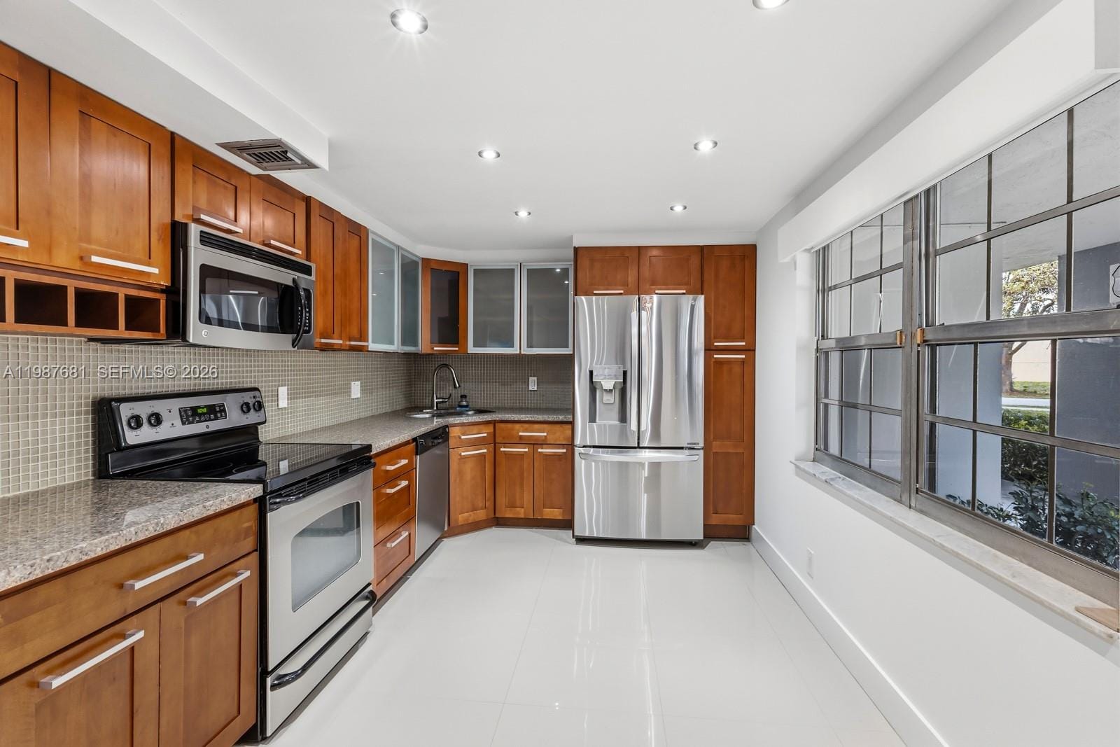4280 Oaks Terrace 102 — photo 4
