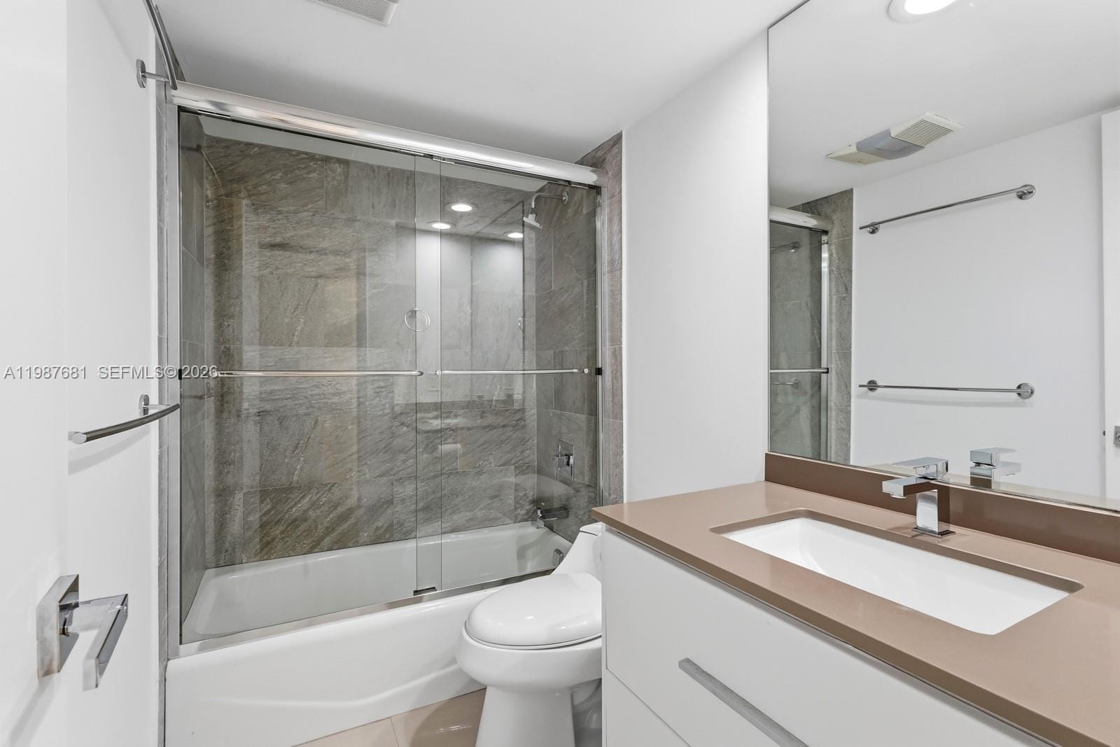 4280 Oaks Terrace 102 — photo 8