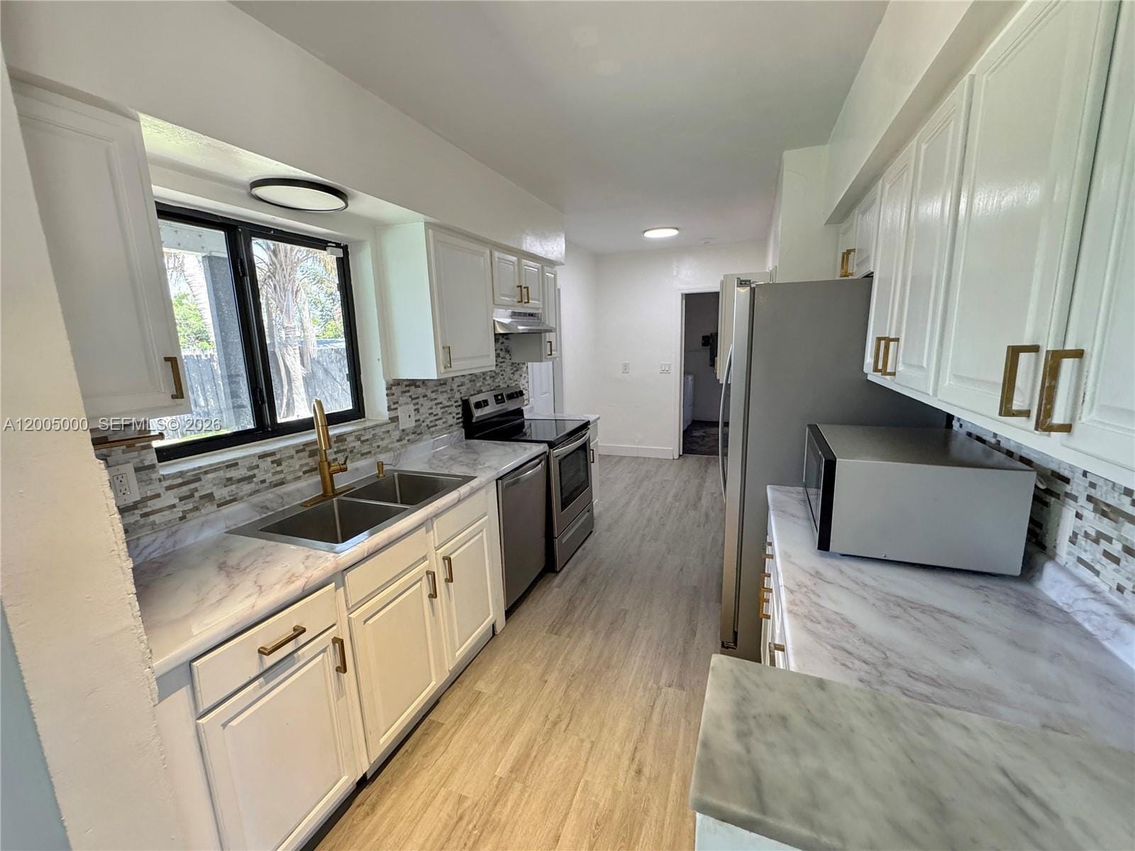 6901 SW 10th Court — photo 3