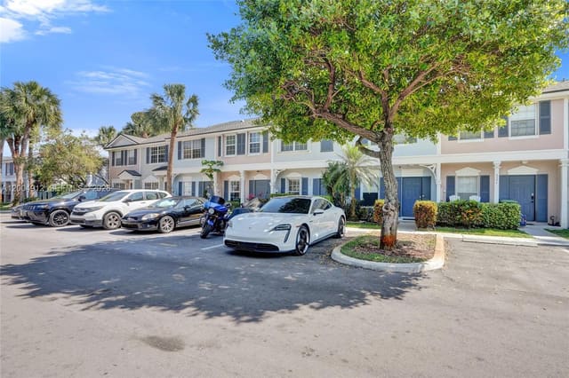 5388 Jubilee Way, sold in Fiesta, Margate, FL