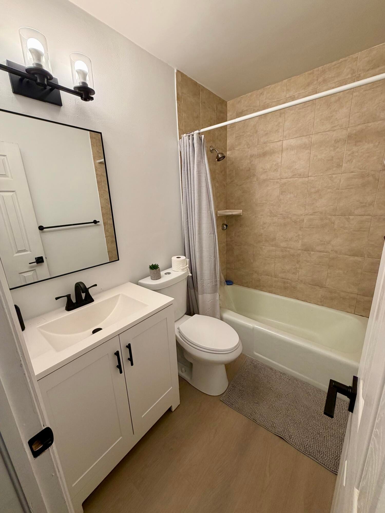 1460 NE 18th Street 211 — photo 11