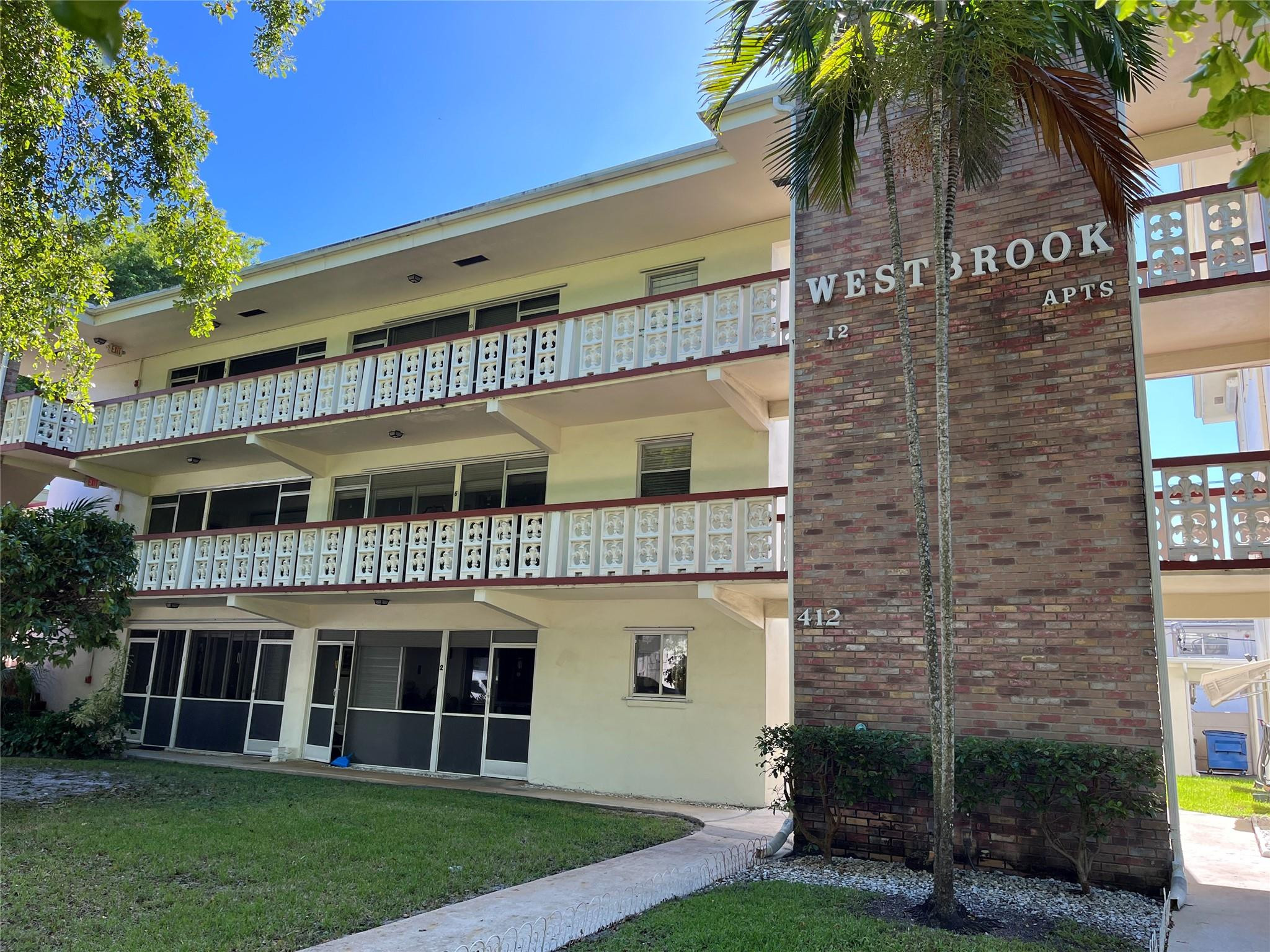 412 S Luna Court 2, Hollywood, FL 33021, Hollywood