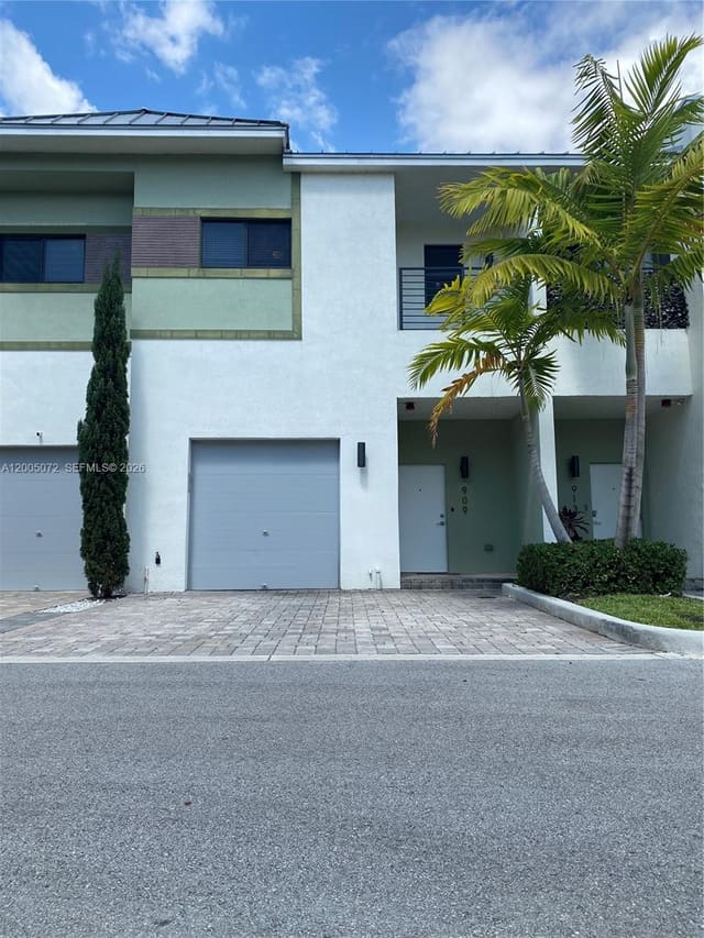 909 NW 45th Terrace, sold in Plantation Business Park, Plantation, FL