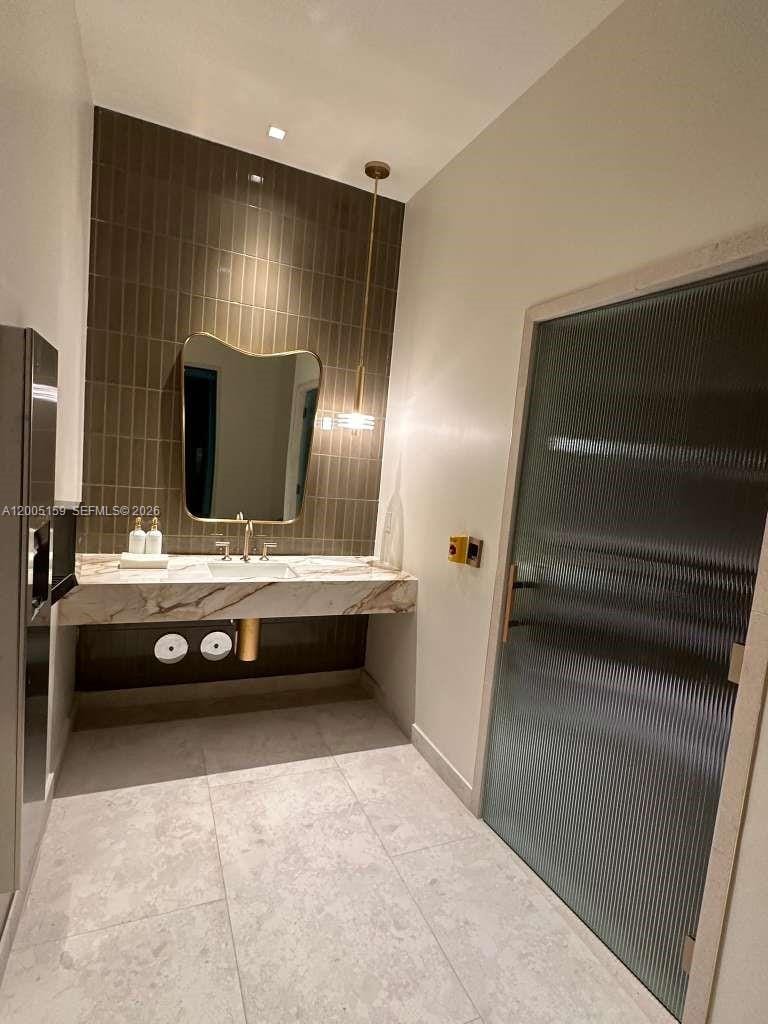 77 SE 5th Street 2515, Miami, FL 33131 photo 21