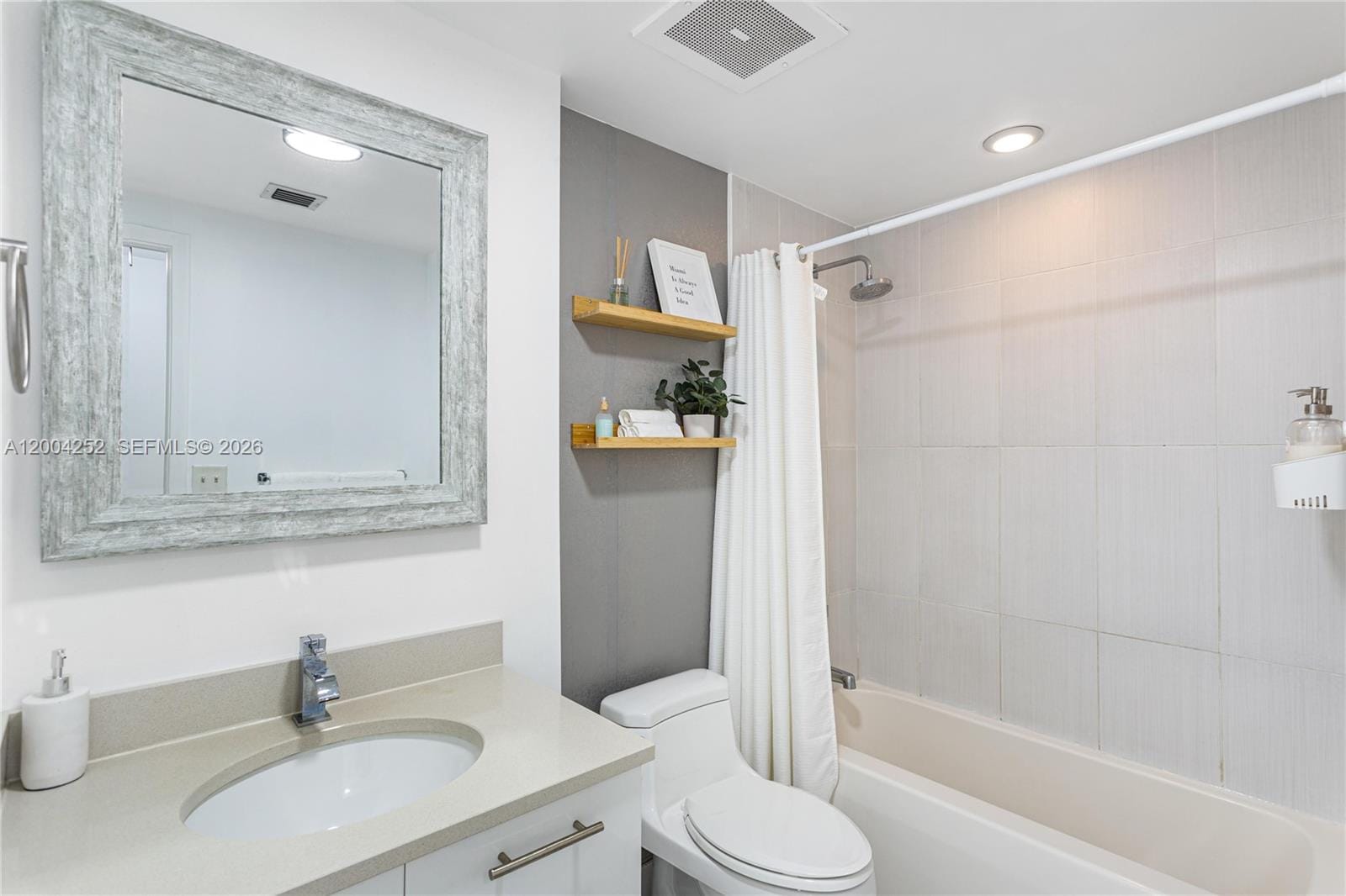 3250 NE 1st Avenue 913 — photo 10