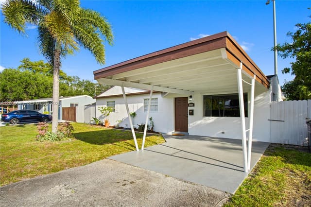 6408 Pierce Street, Hollywood, FL 33024