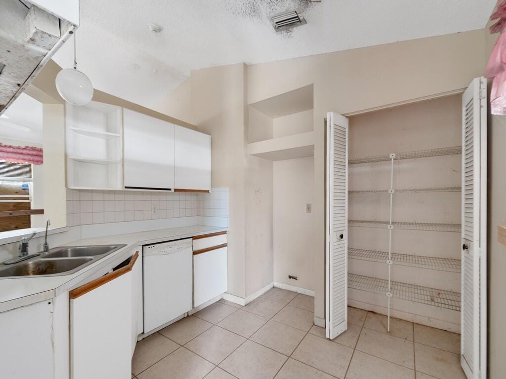 188 SW Milburn Circle — photo 7