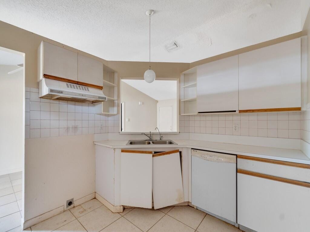 188 SW Milburn Circle — photo 8