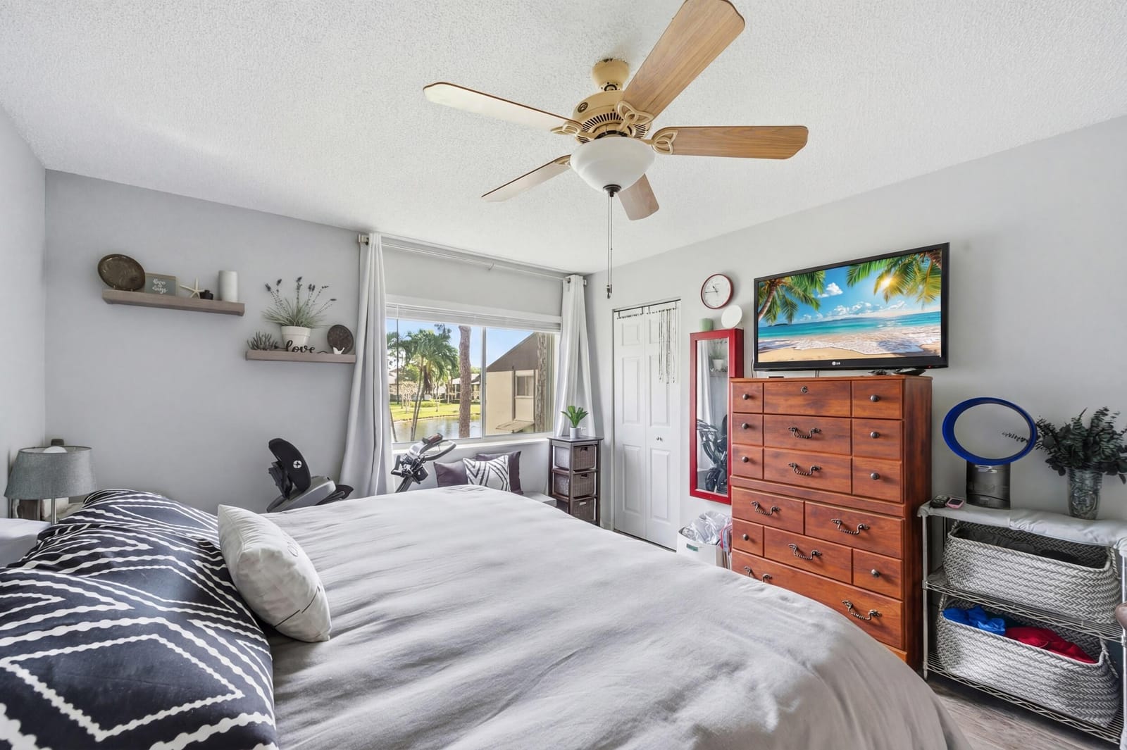 5883 La Paseos Drive D-2, Greenacres, FL 33463 photo 14
