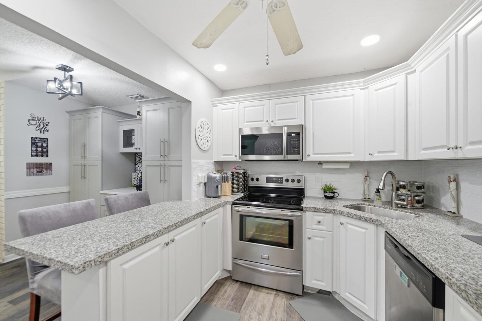5883 La Paseos Drive D-2, Greenacres, FL 33463 photo 9