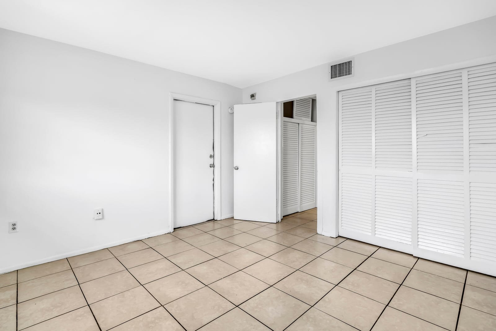 7340 SW 82nd Street C205, Miami, FL 33143 photo 4