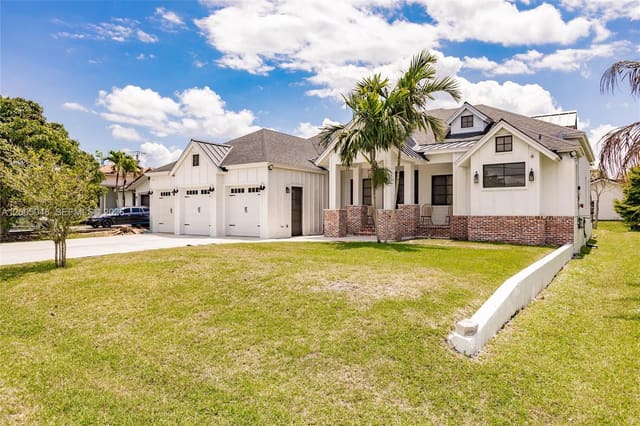11240 NW 23rd Street, Plantation, FL 33323