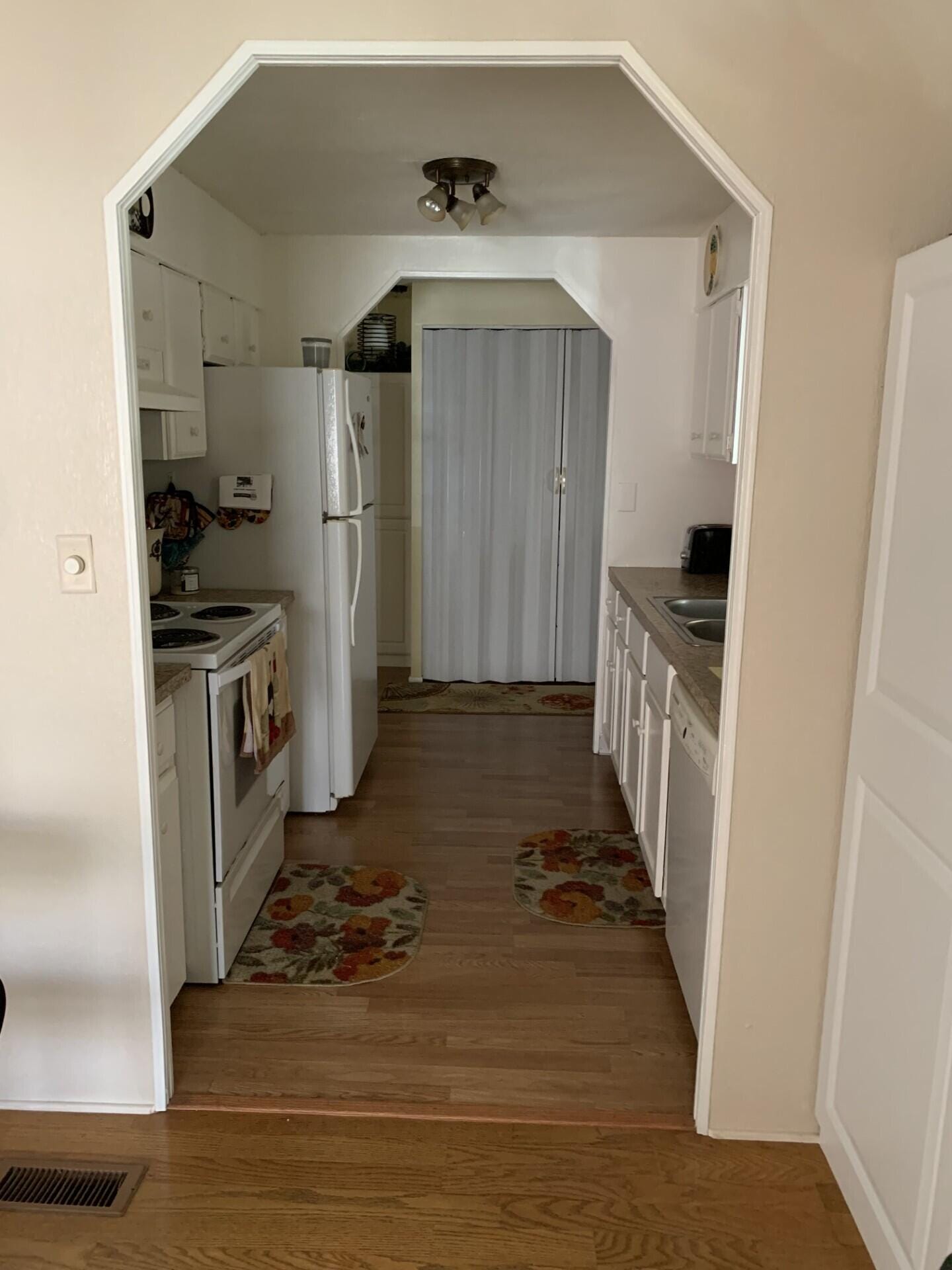 114 Camino Del Rio — photo 7