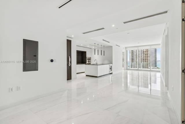300 Biscayne Blvd Way 1002, Miami, FL 33131