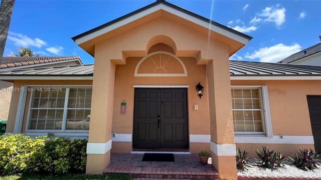 19011 NW 79th Court, sold in West Esplanade, Hialeah, FL