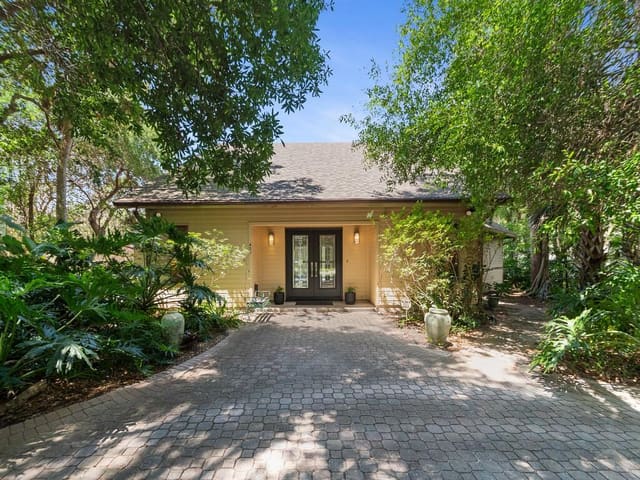 407 43rd Avenue SW, sold in Indian River Farms Company S/D, Vero Beach, FL