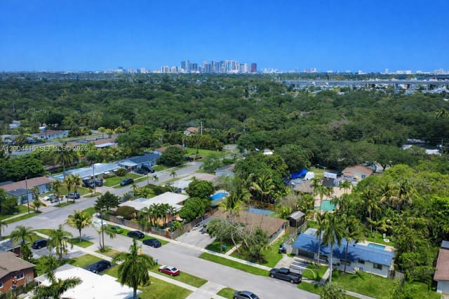 2048 SW 27th Avenue, Chula Vista, Fort Lauderdale, FL