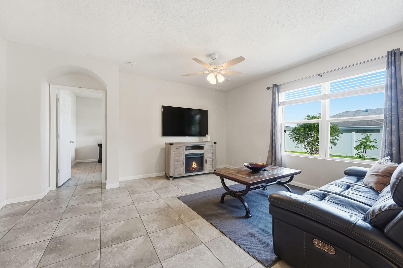 1031 SW Alexandria Avenue — photo 3