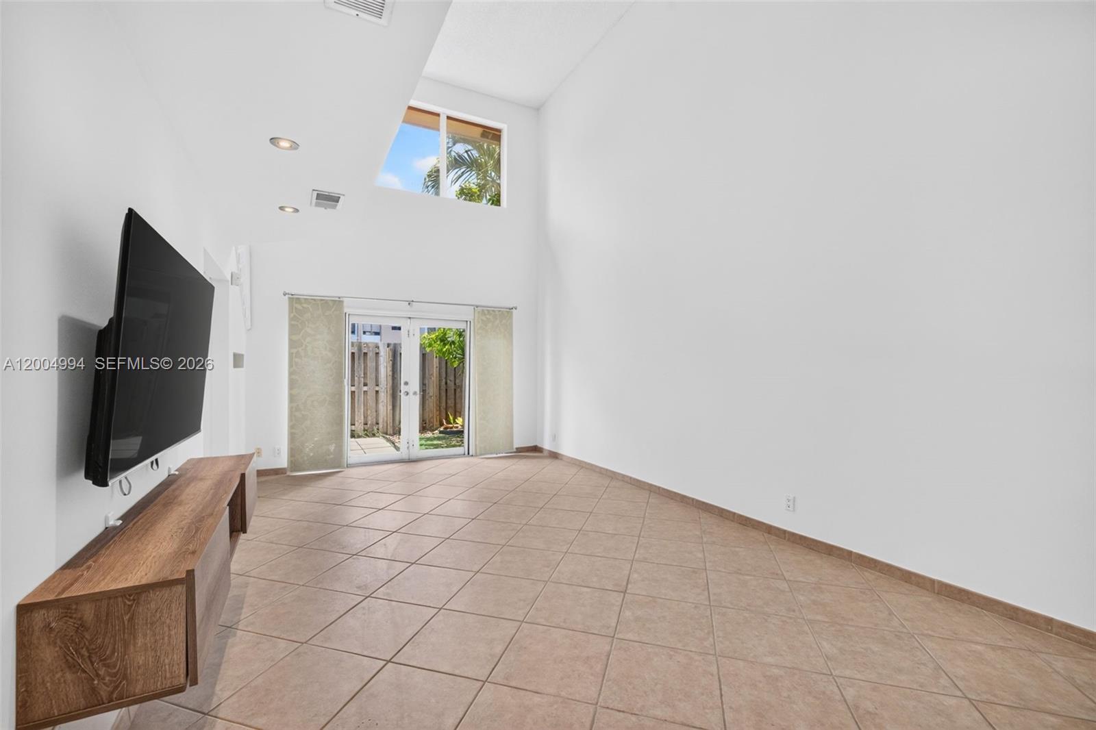 341 City View Drive — photo 10