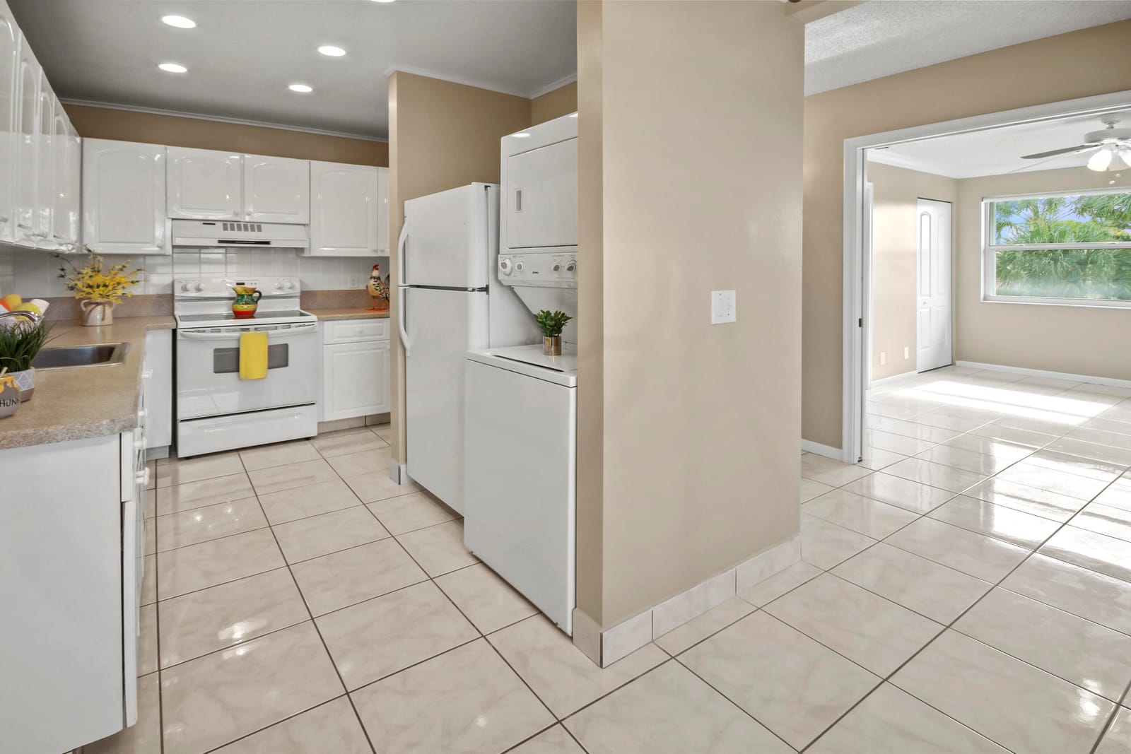 1421 NW 20th Avenue 204 — photo 2