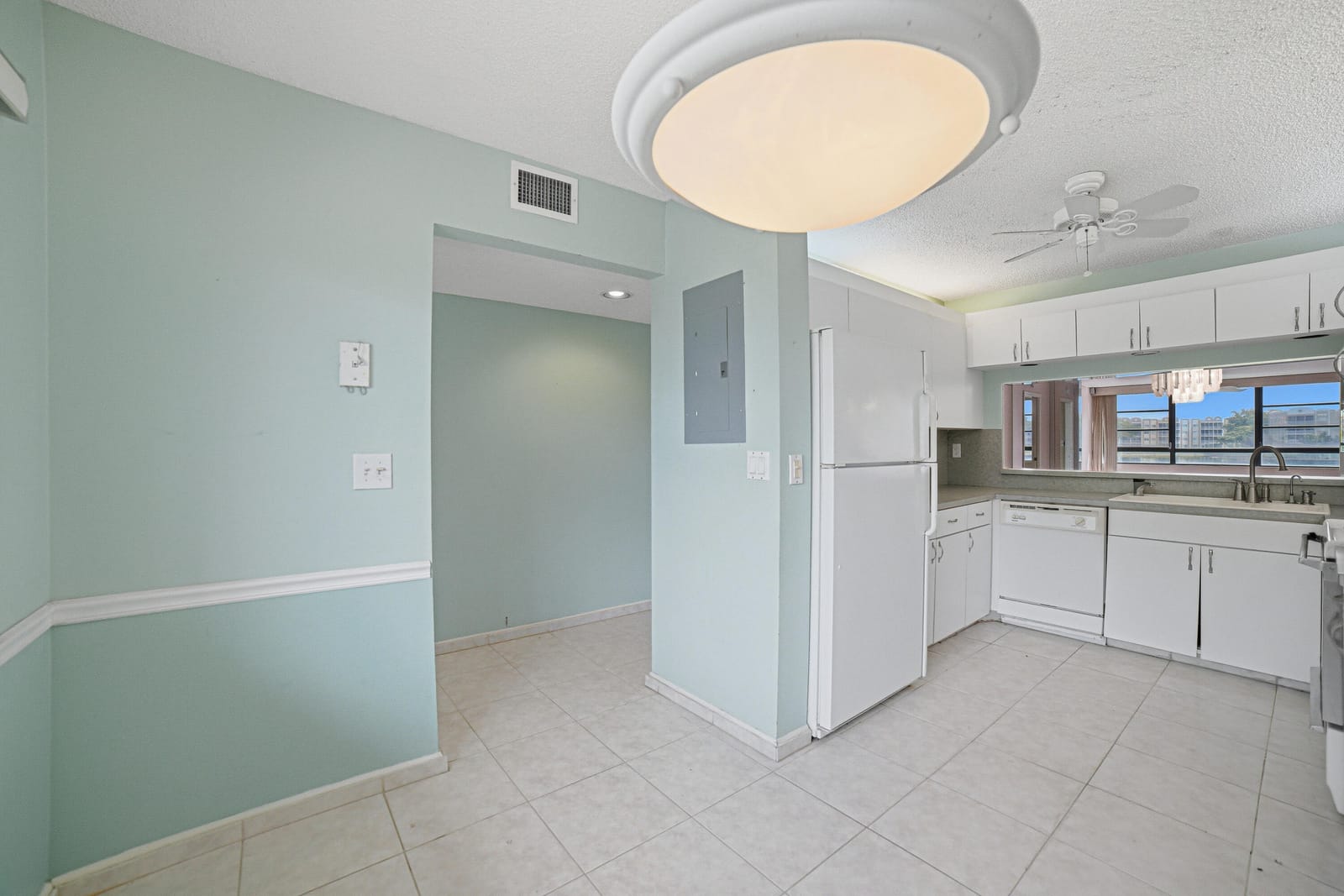 10442 E Clairmont Circle 204 — photo 5