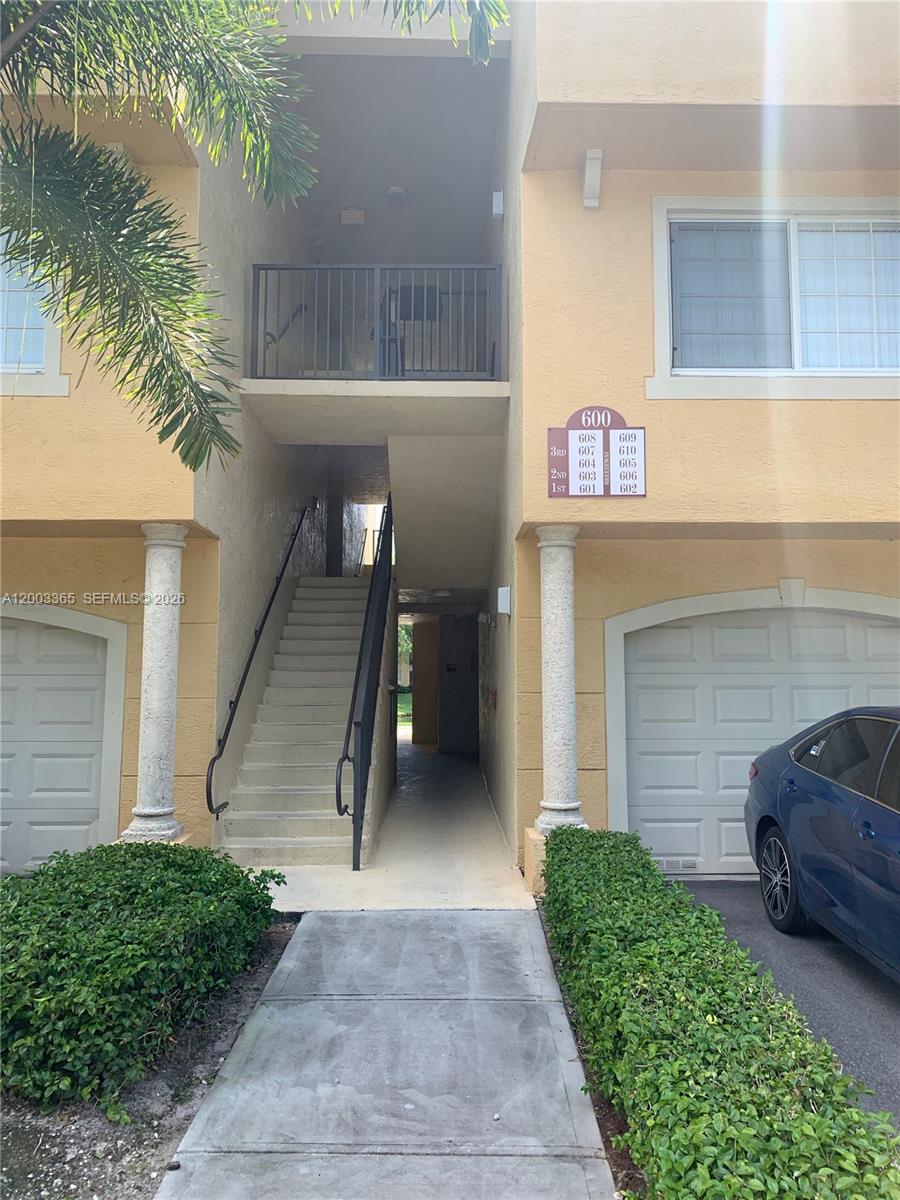 600 N Crestwood Ct N 610 610, Royal Palm Beach, FL 33411, Royal Palm Beach