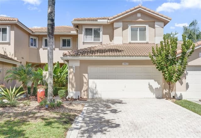 1062 SW 158th Avenue, Pembroke Pines, FL 33027