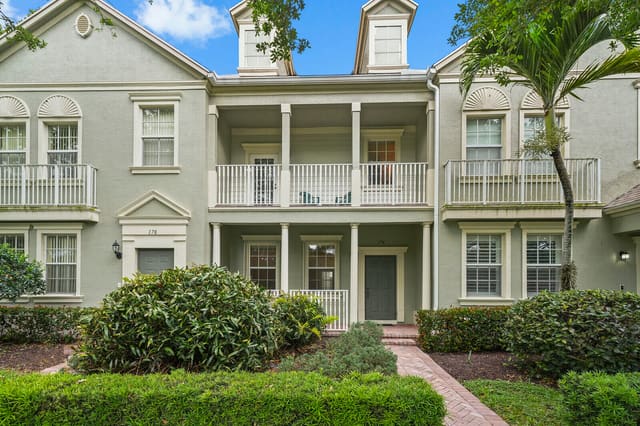 174 W Thatch Palm Circle, Jupiter, FL 33458