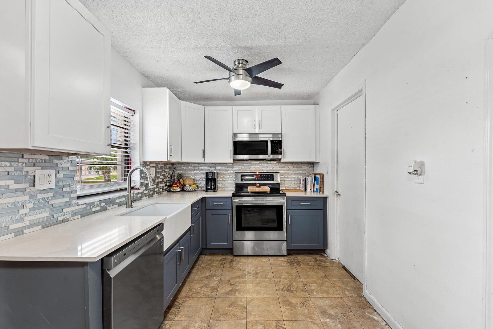 6407 Boulevard Of Champions Boulevard Of Champions, North Lauderdale, FL 33068 photo 8