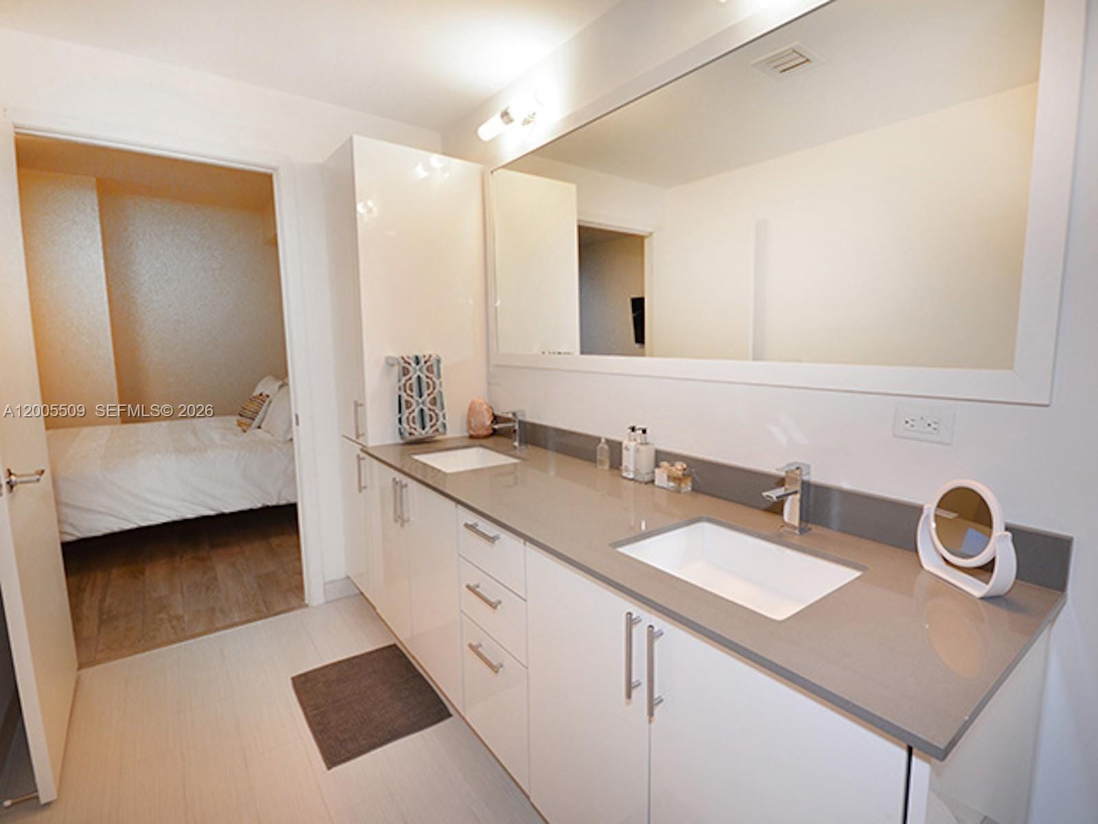 999 SW 1st Avenue 1611, Miami, FL 33130 photo 15