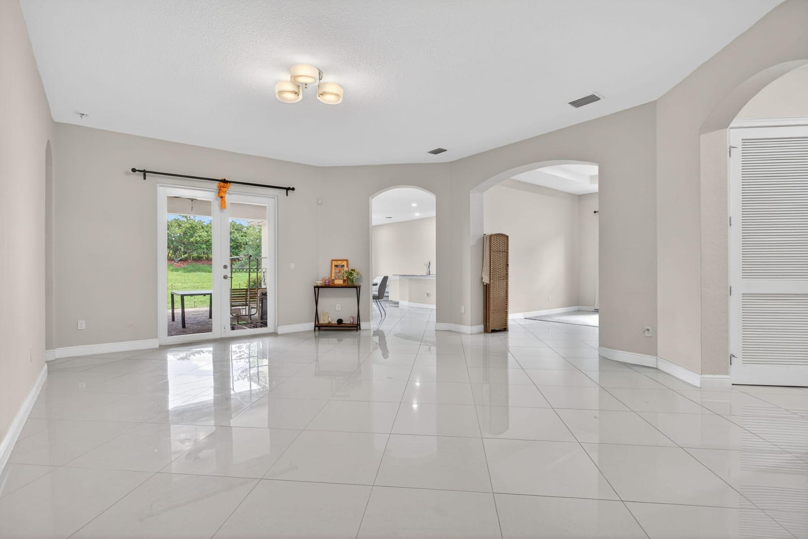 8850 Miralago Way — photo 8