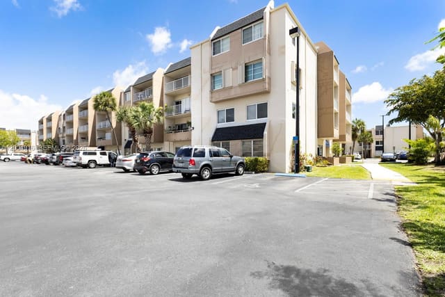 7747 SW 86th Street D205, Miami, FL 33143