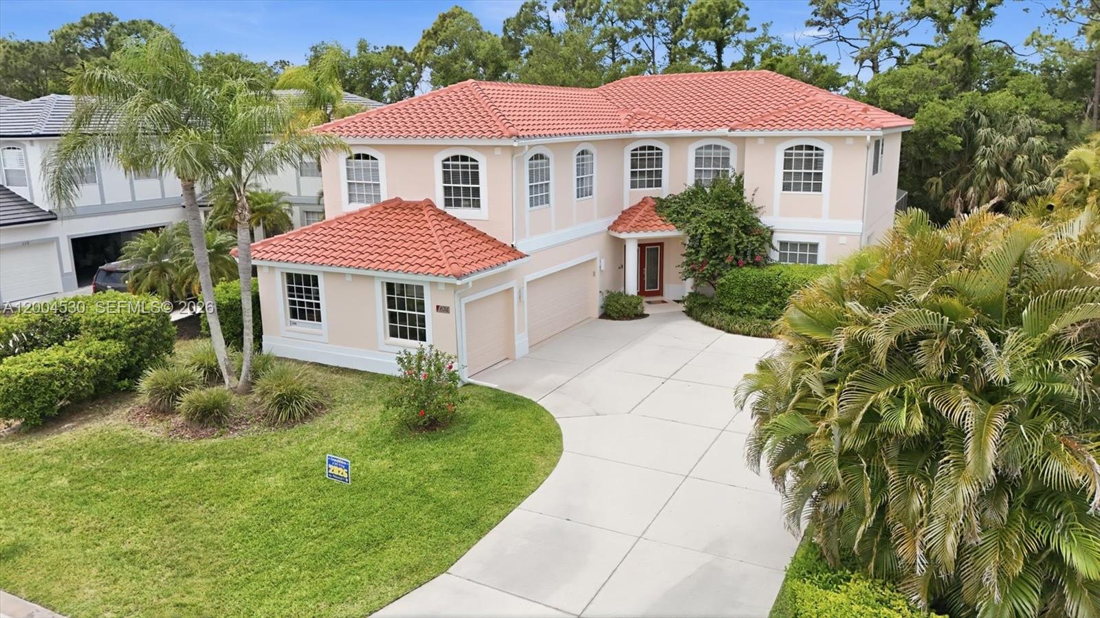 674 Clear Creek Drive — photo 2