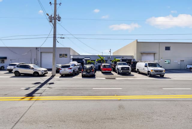 4511 NE 6th Avenue, Oakland Park, FL