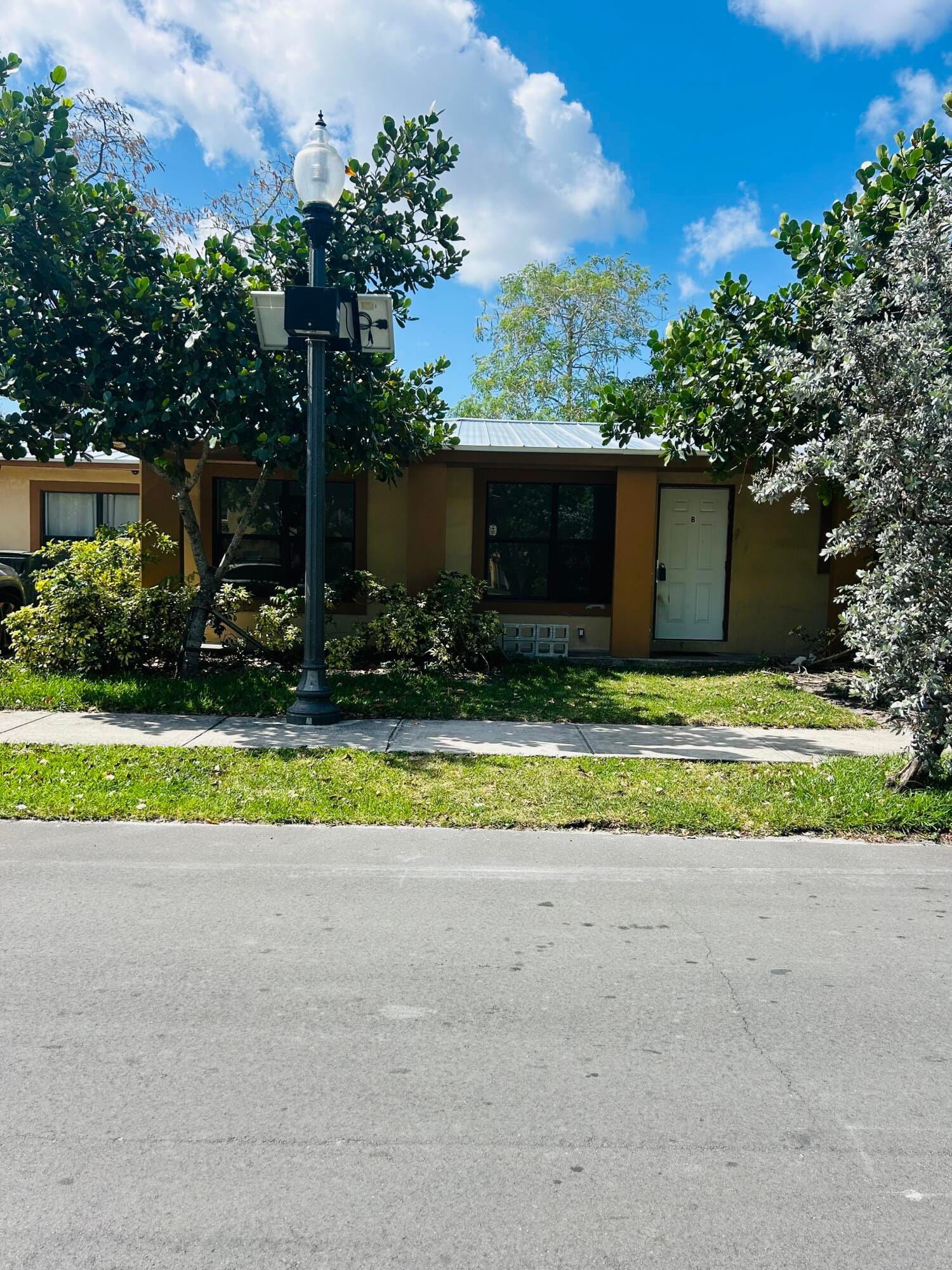 844 NW 3rd Avenue B — photo 2