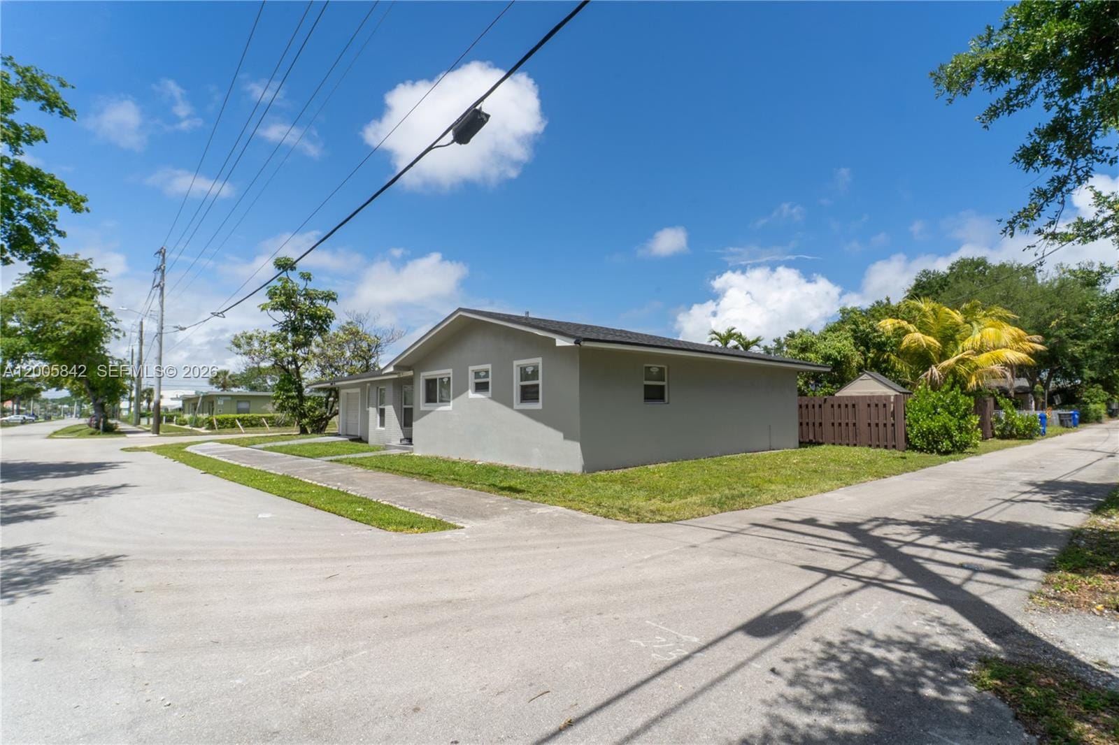 2260 Charleston Street — photo 2