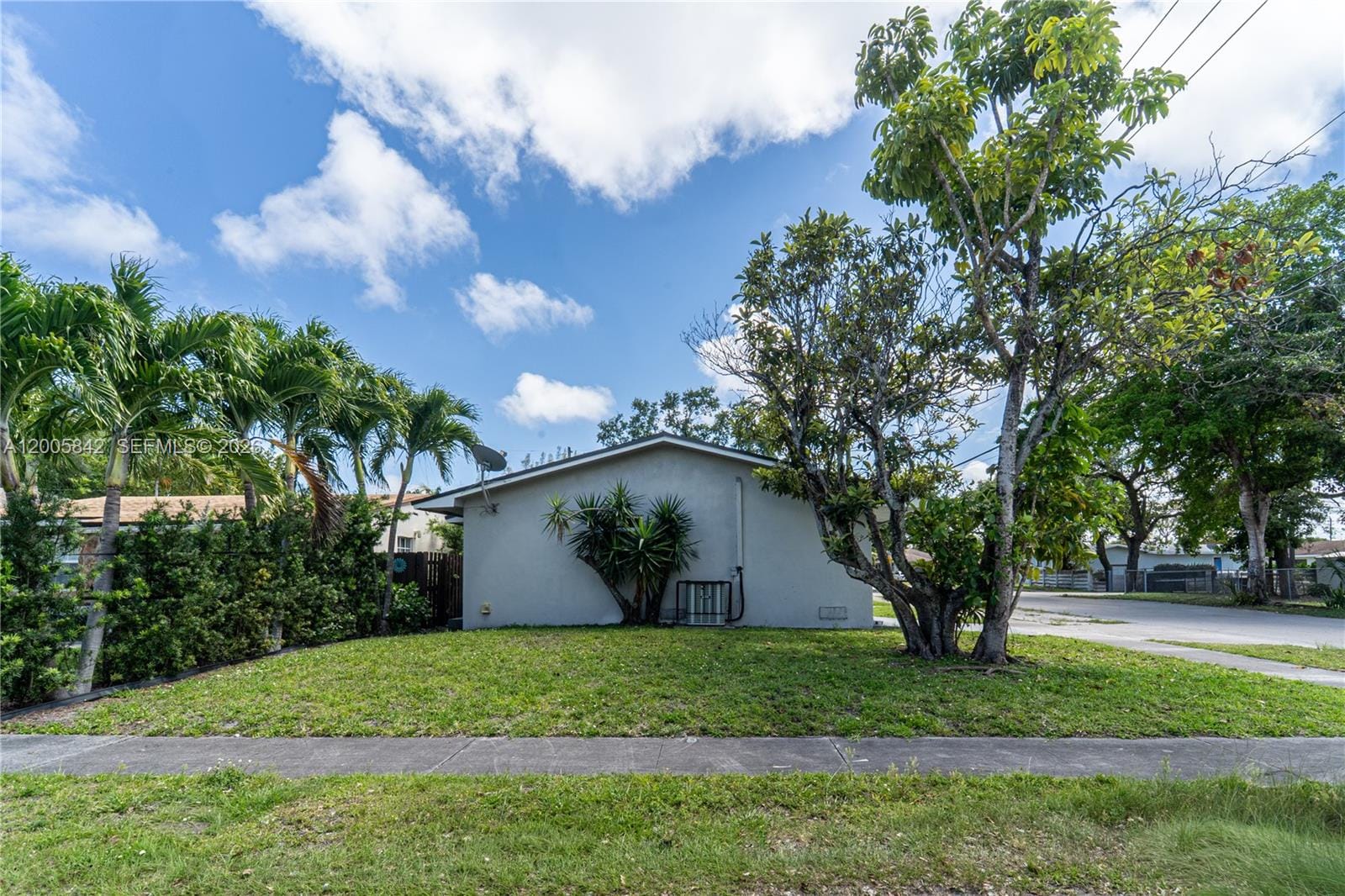 2260 Charleston Street — photo 3