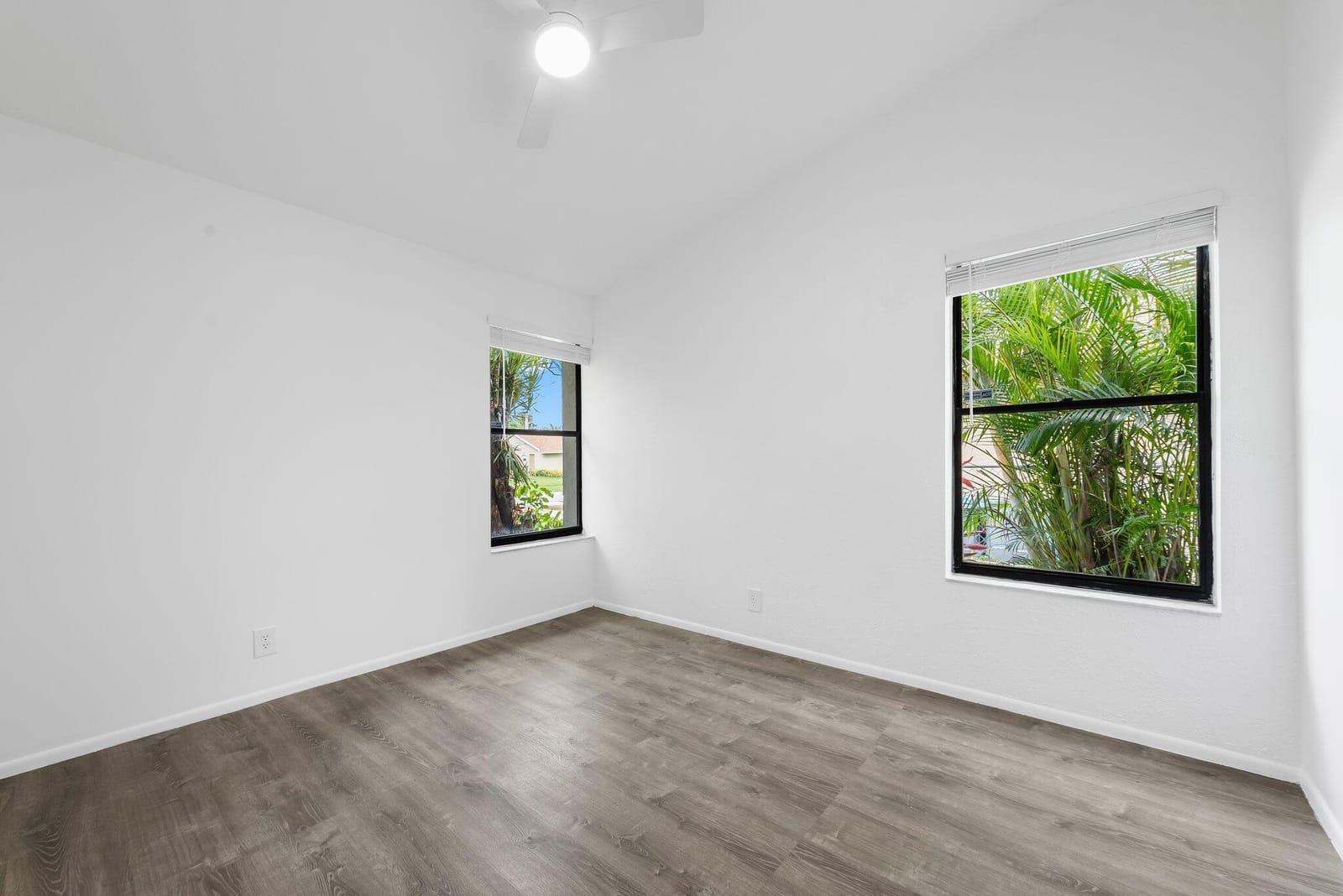 9718 Lancaster Place — photo 11