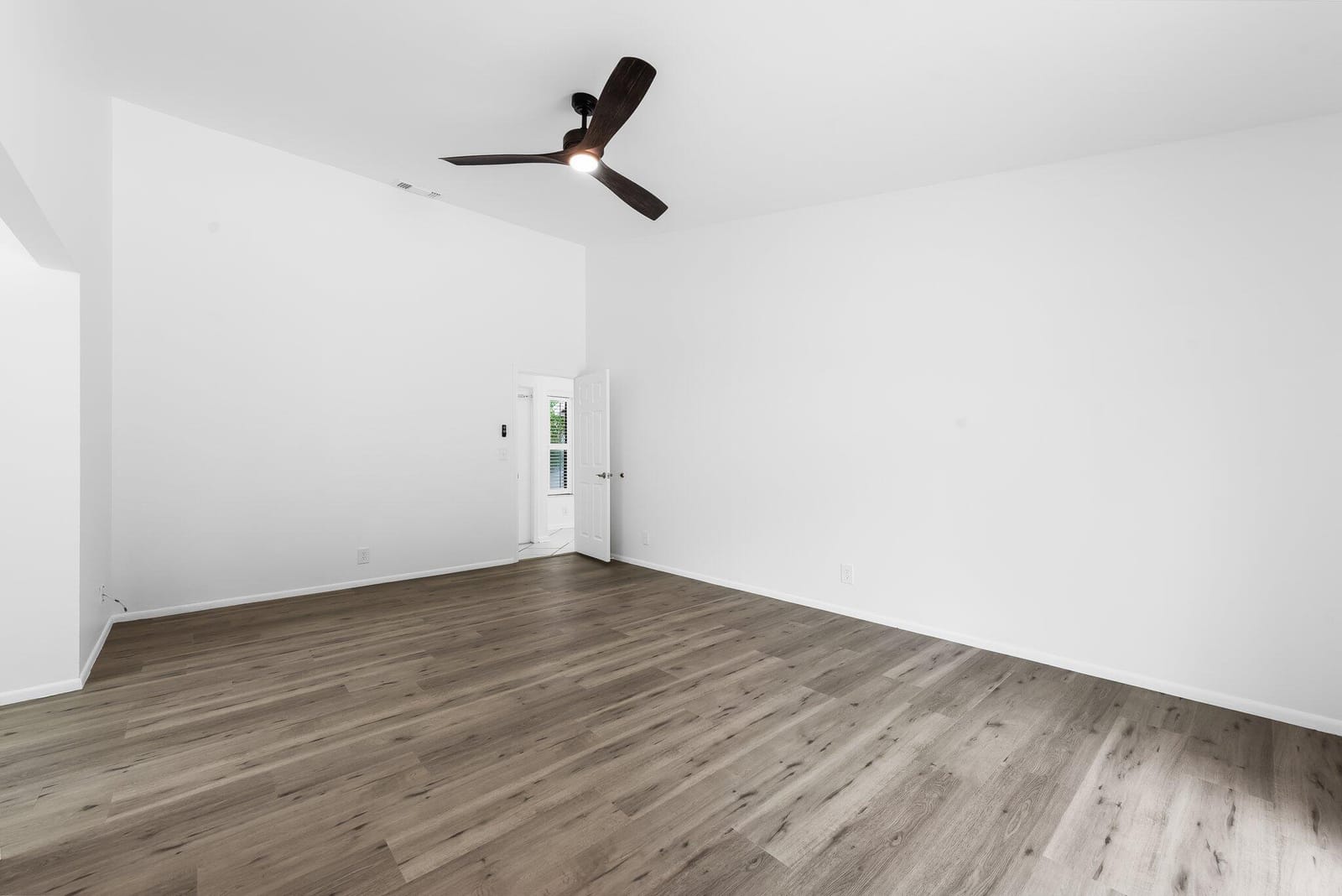 9718 Lancaster Place — photo 8