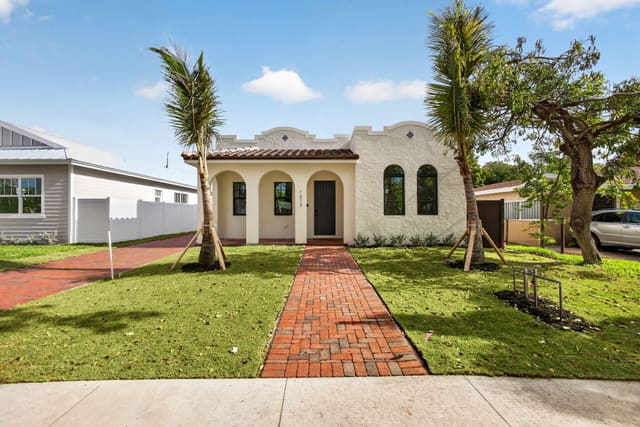 1013 Ardmore Road, sold in Pineapple Park, West Palm Beach, FL