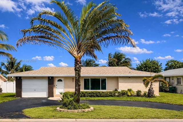 8102 NW 96th Terrace, Tamarac, FL 33321