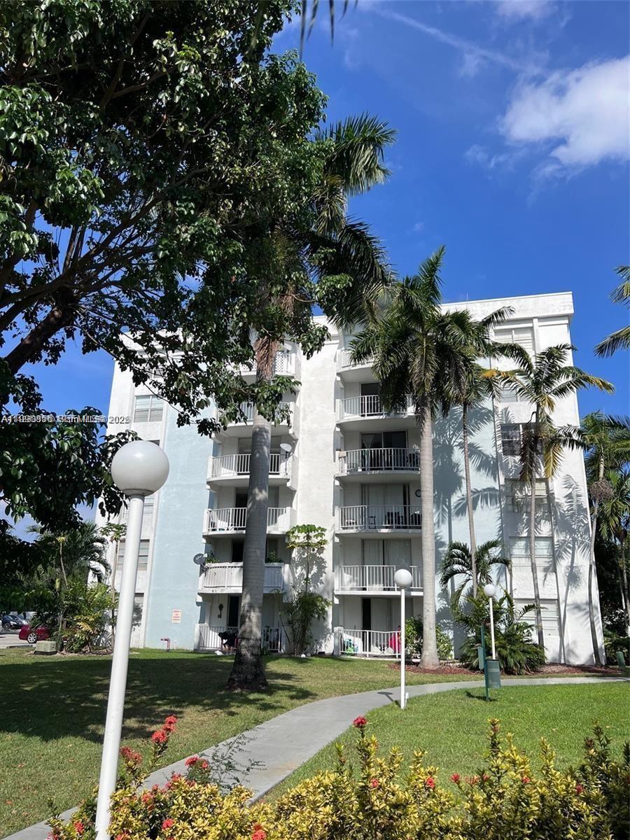 486 NW 165th St Road B405, Miami, FL 33169, Miami