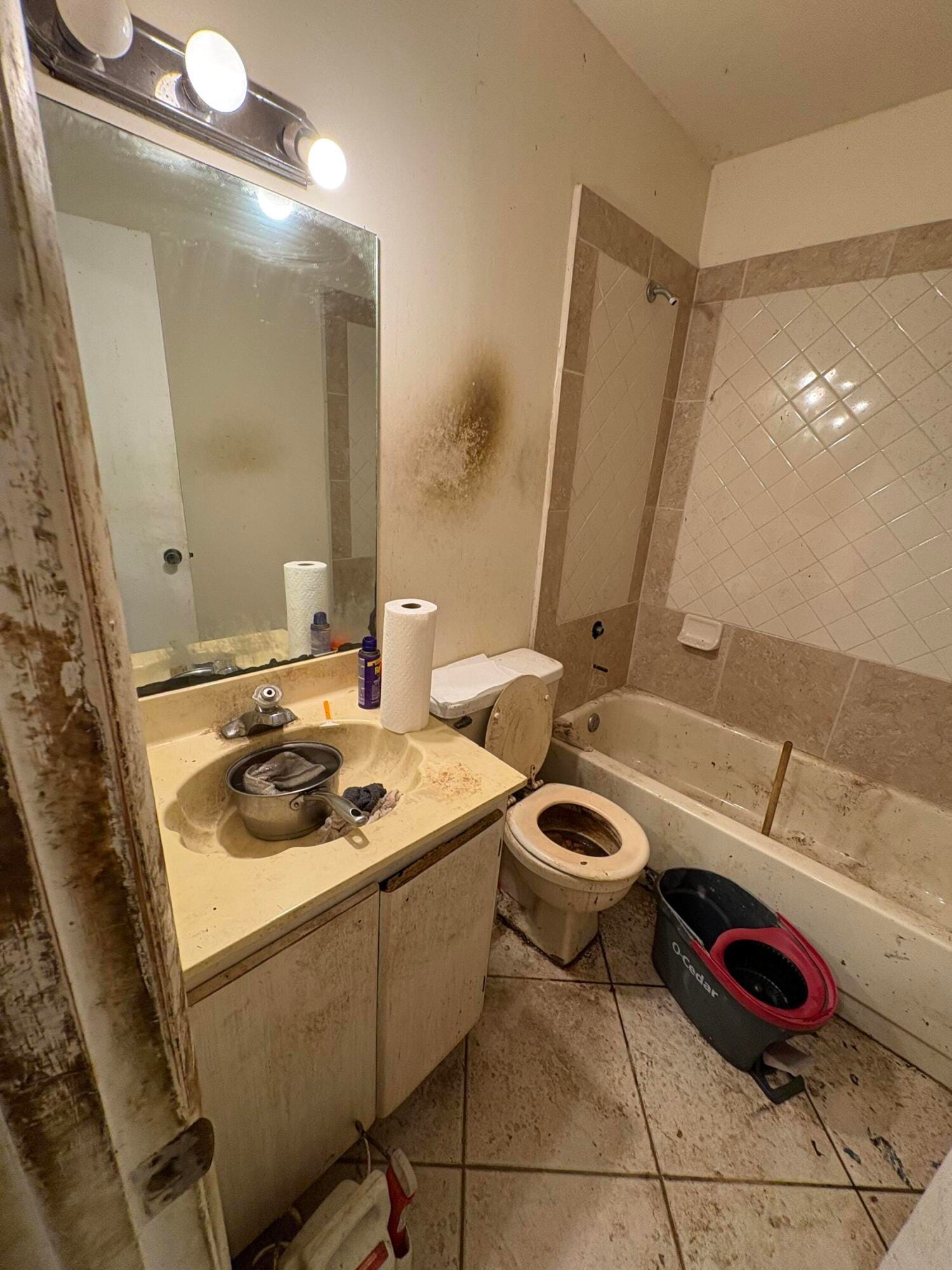 5586 N Lakewood Cir Circle E A, Margate, FL 33063 photo 21