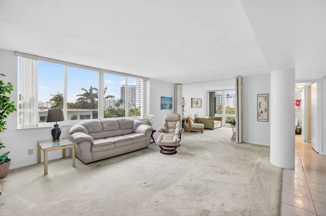 524 Orton Avenue 403, sold in Britannia, Fort Lauderdale, FL